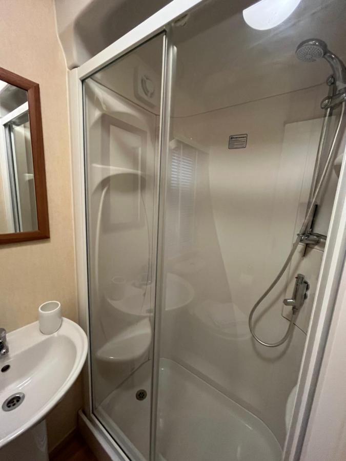 Lovely Static Caravan Whitstable Esterno foto